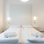Regina 3* קאורלה
