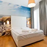 Regina 3*