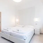 Regina 3*