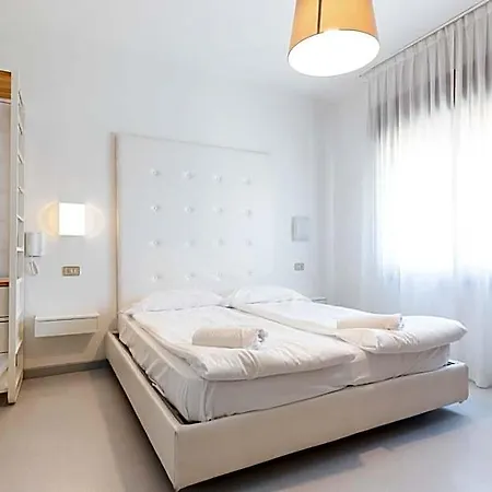 Regina 3* קאורלה