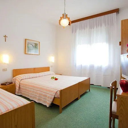 Regina Отель 3*