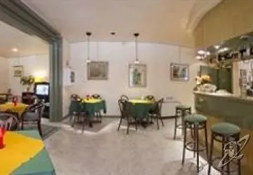 Regina 3*